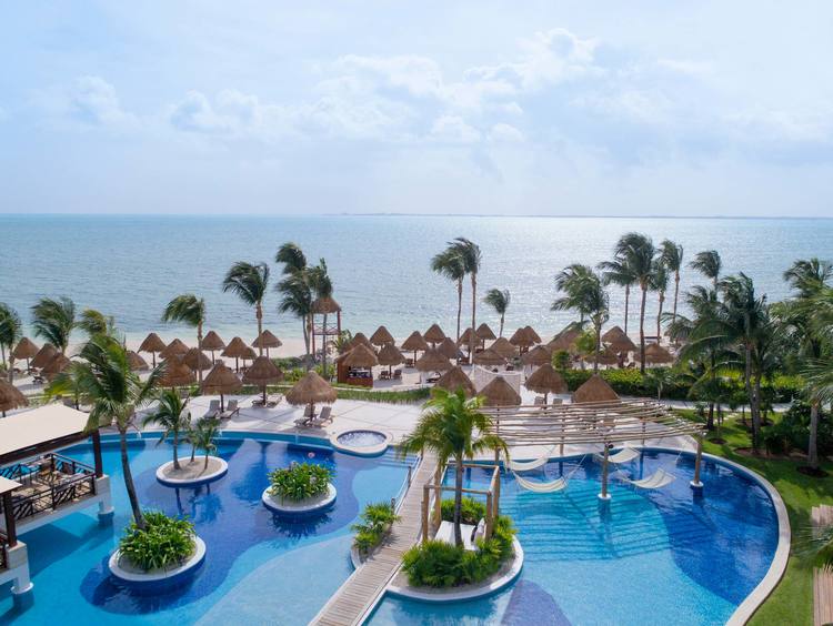 Piscine du centre de villégiature Excellence Playa Mujeres