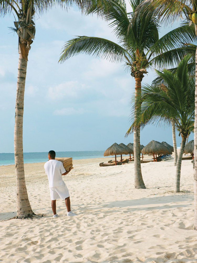 Plage d’un centre de villégiature sur la Riviera Maya