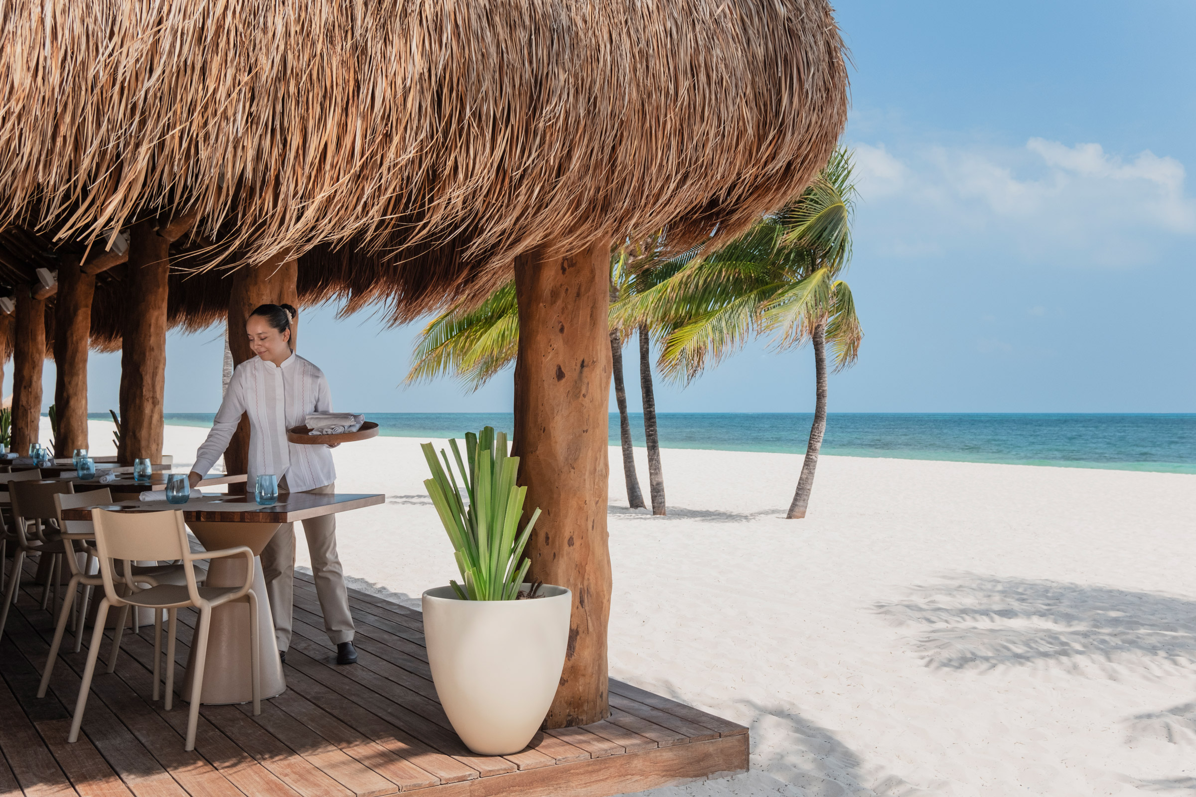 Cócteles de autor en la playa de Cancún